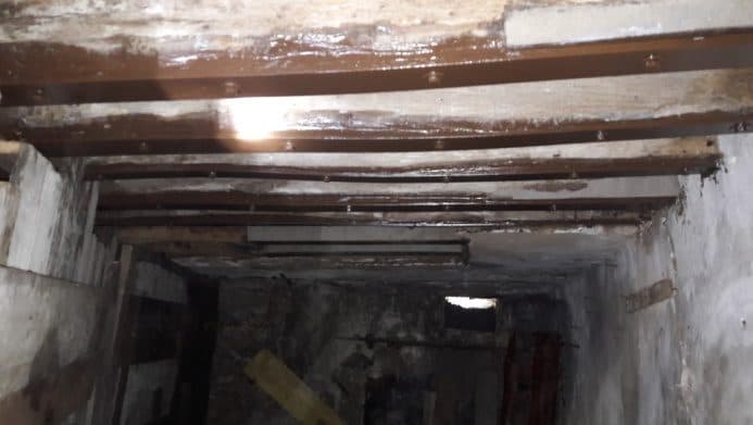 Plancher haut du sous-sol renforcé à Villeneuve-Saint-Georges (solives et poutres traitées)