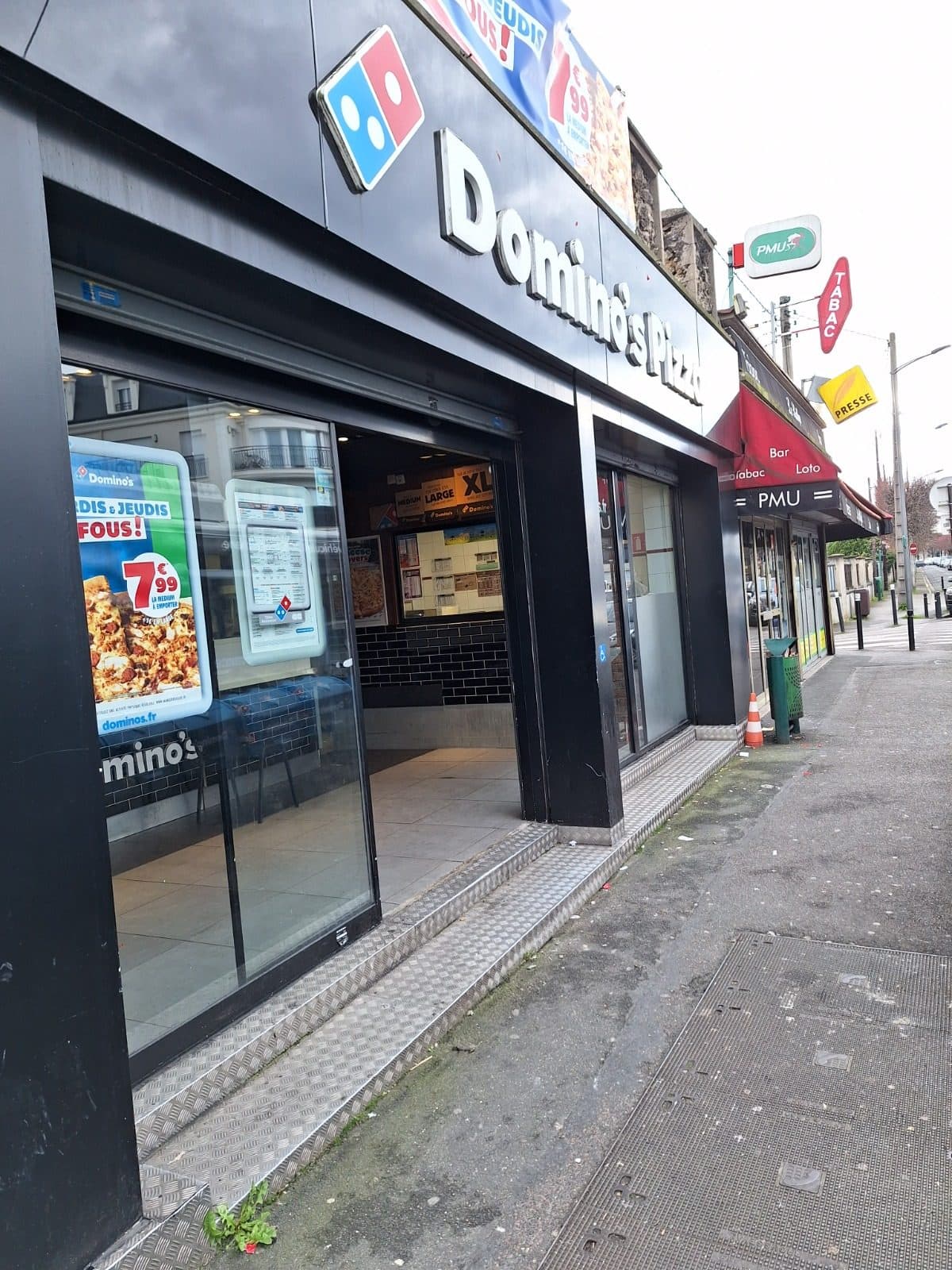 Aménagement & reprise en sous-œuvre — Restaurant Domino's Pizza — Le restaurant côté rue
